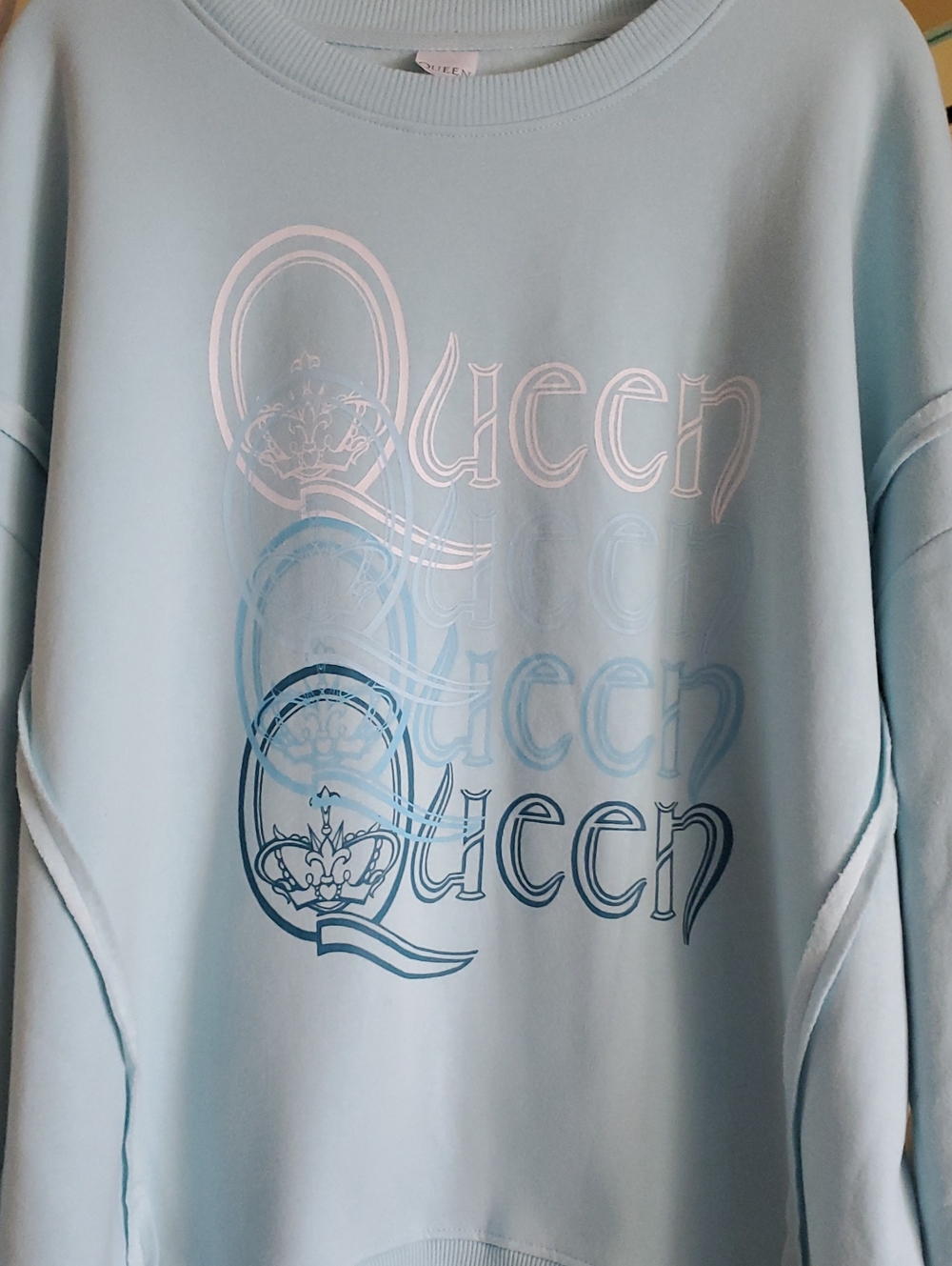 Queen Graphic Crewneck Sweater - Light Blue Sz Oversized 2X Or 3x